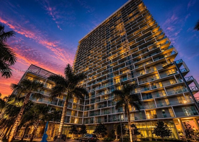 Building Photo - 2000 Metropica Wy Unit 1408