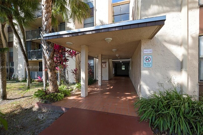 Photo - 14421 N Kendall Dr Unit 101M