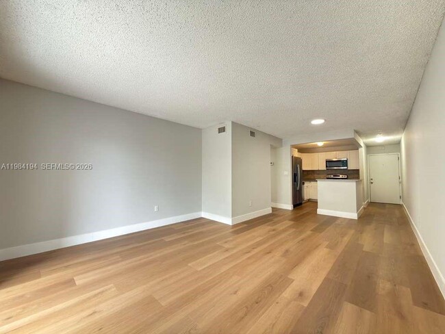 Building Photo - 4304 NW 9th Ave Unit 1-2C