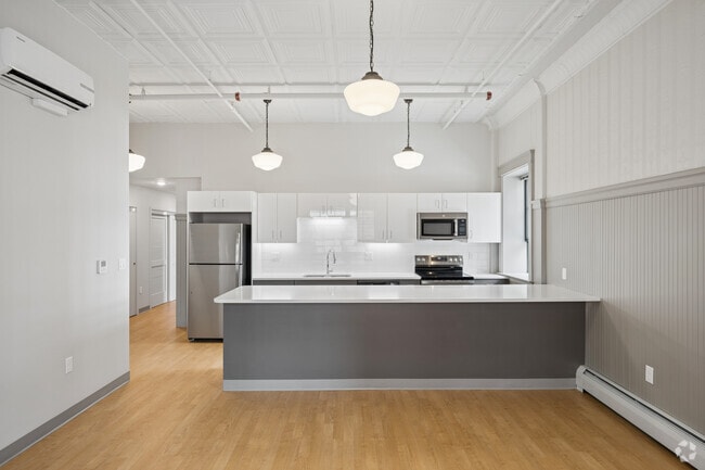 2BR, 1BA - 1,016SF - Kitchen