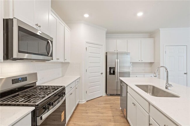 Photo - 6072 Knickerbocker St