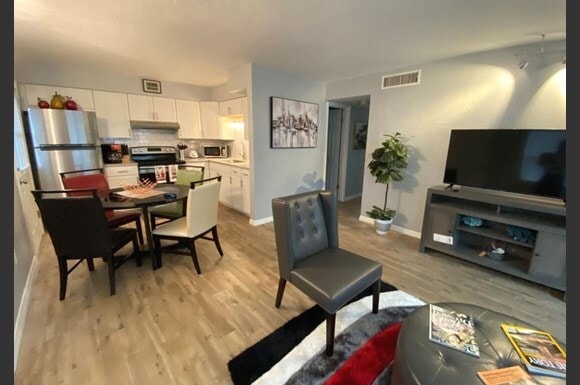 Photo - Hillview Apartments