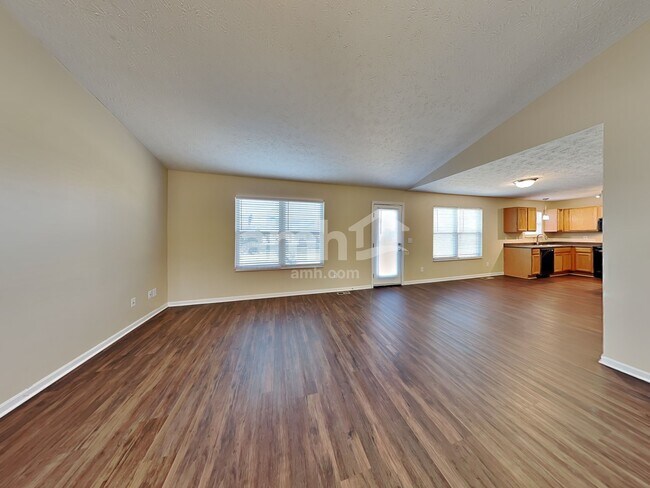 7451 Holyoke Cir