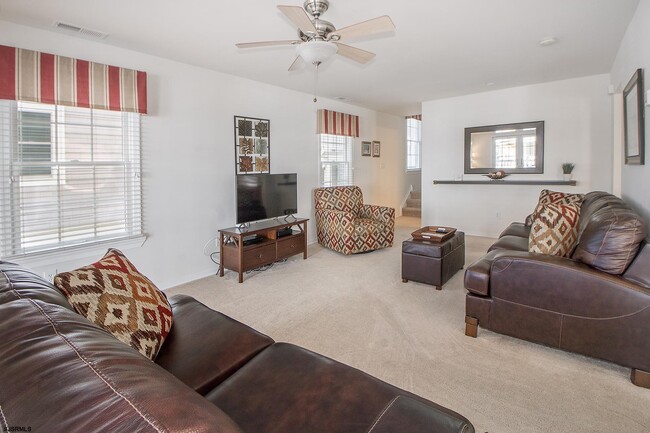 Photo - 18 N Adams Ave