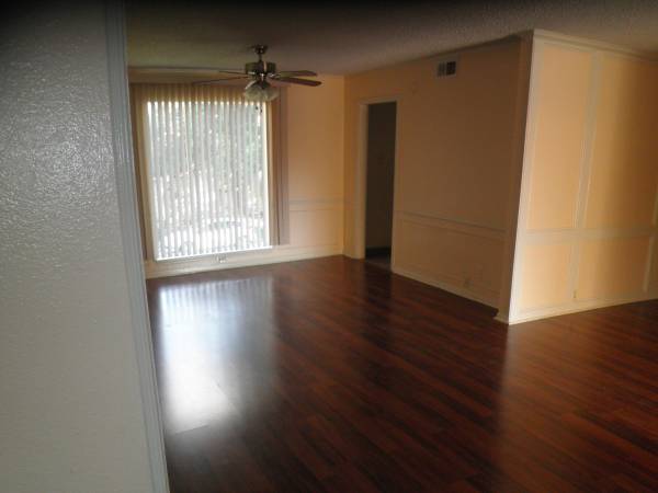 Dining area, door to kitchen - 4702 Cashel Cir Unit D