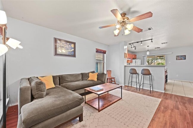 Photo - 1709 Friars Tale Ln