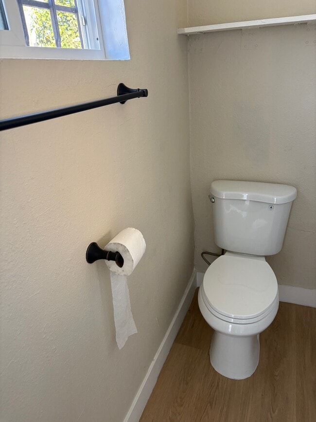 Photo - 7617 S Main St