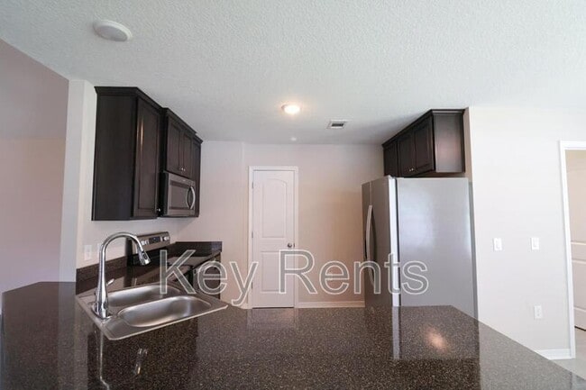 Photo - 1285 Mills Ave