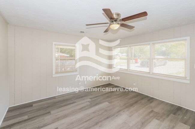 Photo - 1676 Hurley Cir