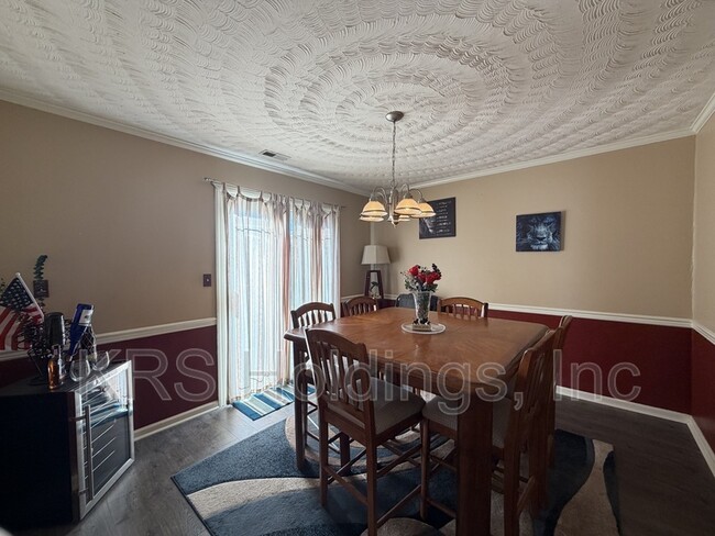 Photo - 6040 Capital Pl