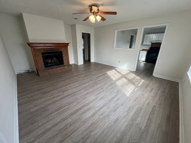 Photo - 2 bed 1 bath duplex