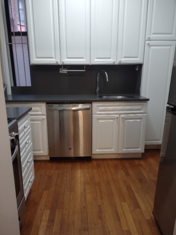 Building Photo - W. 45th St, 9th Ave