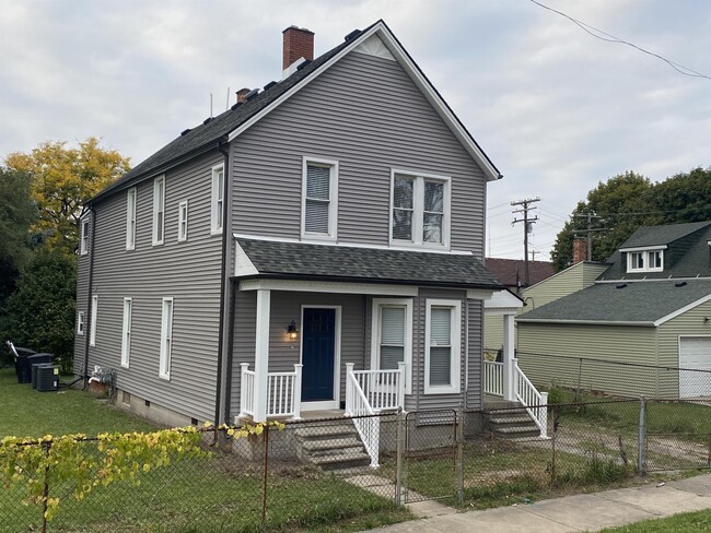 946 W Alexandrine St Unidad —-