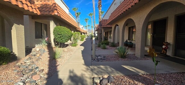 Photo - 16510 E Palisades Blvd