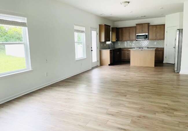 313 Winston Wy