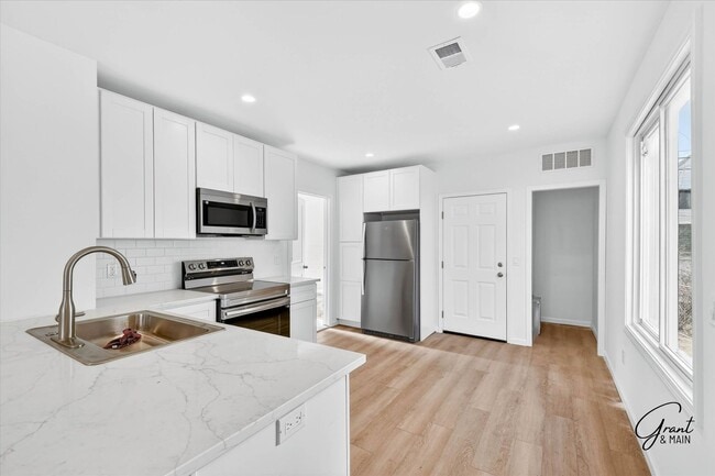 Photo - 3175-3177 Jacob - Grit and Grind Ventures LLC Unit 3175 Jacob