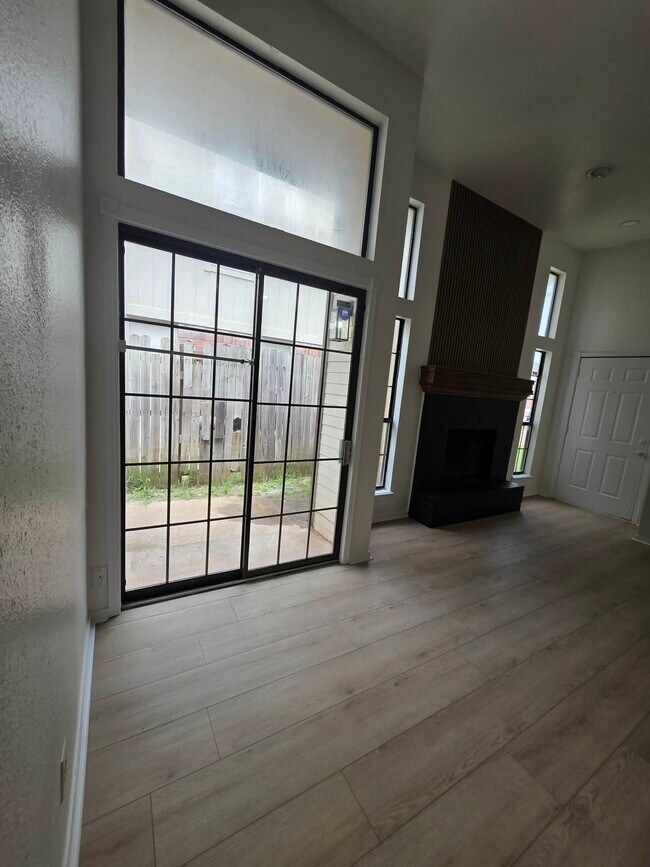 Photo - HF:2307 N Lincoln Ave