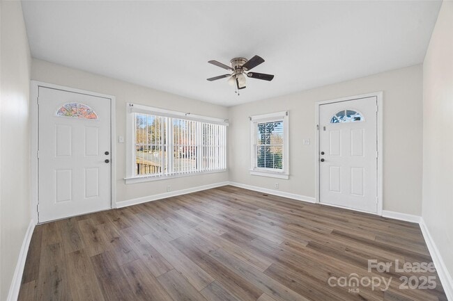 Photo - 807 N Morris St