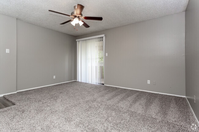 3BR,2BA-1360SF