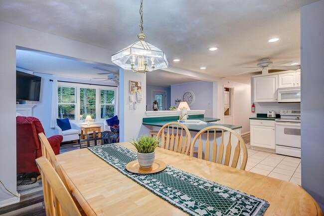 503 Old Bartlett Rd