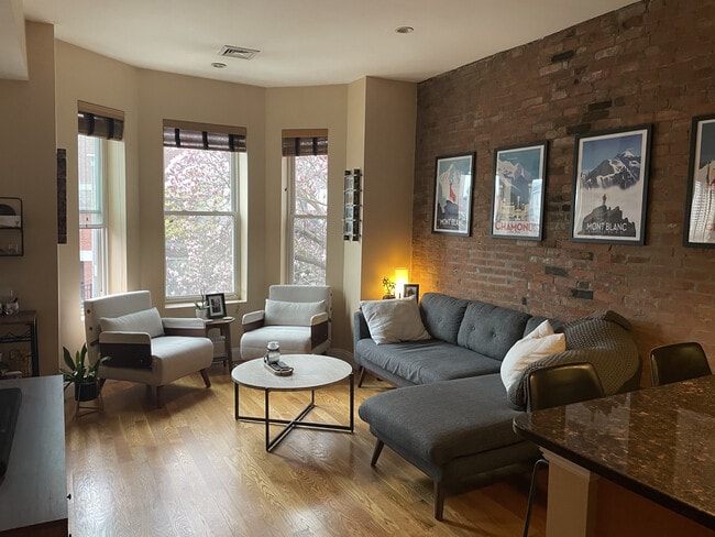 Spacious & Bright Living Area - 241 Boston St Unit 2