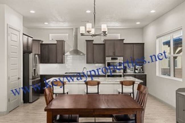 Photo - Like New Los Lunas Home!