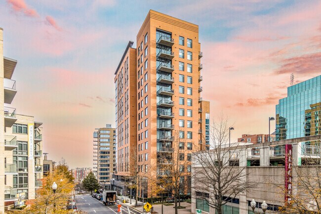 2000 Clarendon Blvd - 2000 Clarendon Blvd