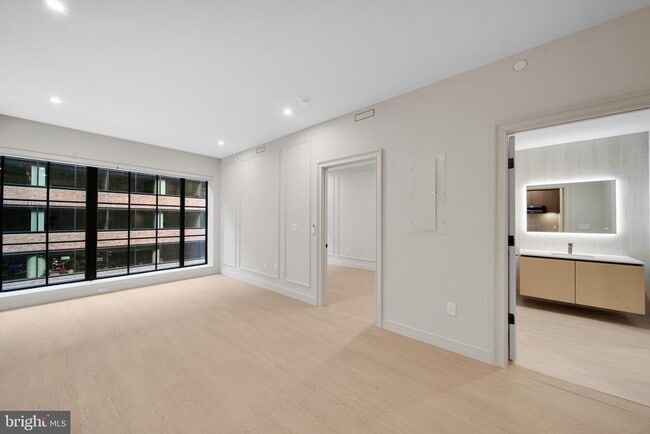 Photo - 2121 Ward Pl NW Unit 402