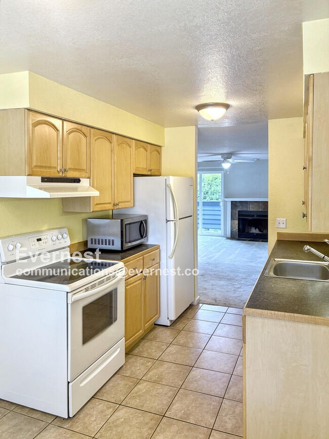 Building Photo - 332 Healy Ave S Unit APT 6