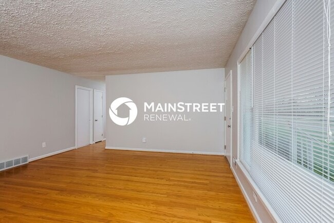 3 Bedroom Pet-Friendly Home in LOUISVILLE, KY with Main Street Renewal