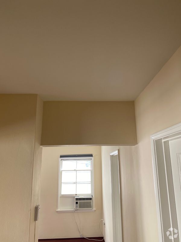 Building Photo - 1035 1/2 S Shenandoah st Rental