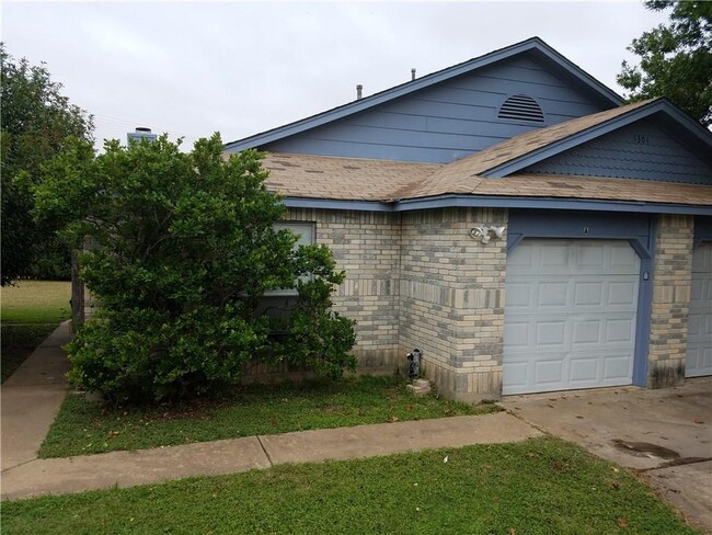 Building Photo - 1304 Pitcairn Dr Rental