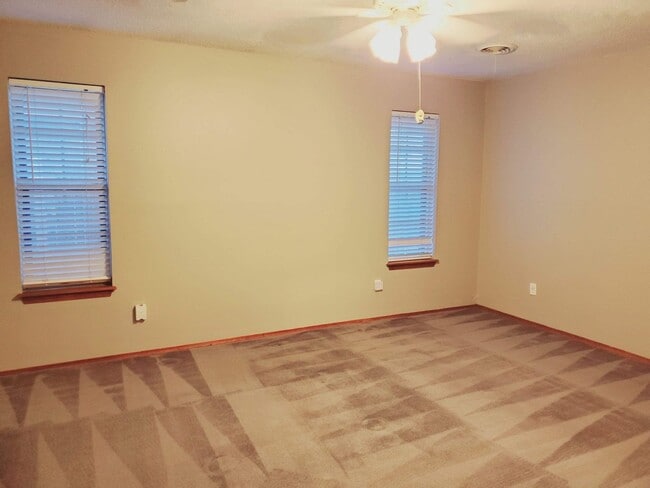 1307 Buena Vista St
