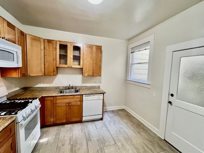 Photo - INCREDIBLE, MUST SEE NOE VALLEY TWO BEDROOM!!! Unit 5