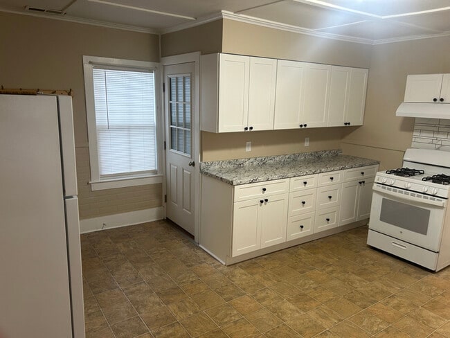 Photo - 113 Ballston Ave Unidad 2