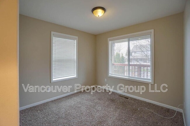 Photo - 1114 Division St