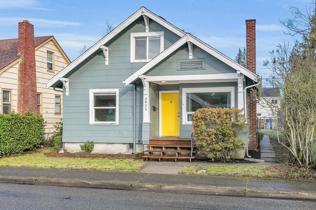 Building Photo - Welcome Home! Charming 3 bedroom Craftsman