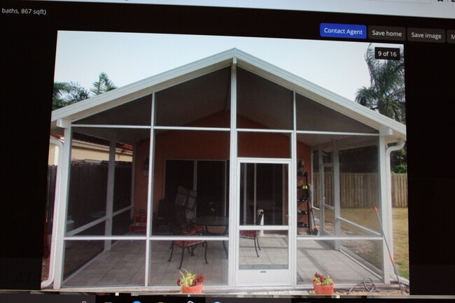 Photo - 4743 Clemens St