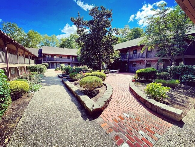 Photo - 221 N Clifton Ave Unit 27