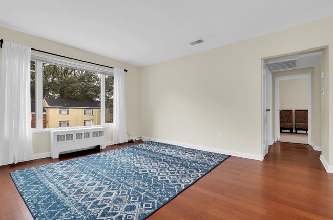 Photo - 10411 Montrose Ave