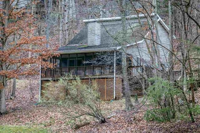 Building Photo - Spacious home in Massentten