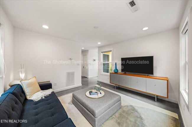 Photo - 1327 Brown Ave