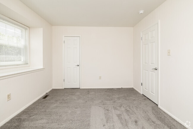 3BR,1.5BA - 1080SF - Primary Bedroom