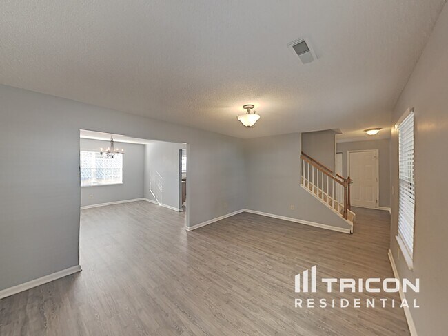 Photo - 210 Glen Rose Cir