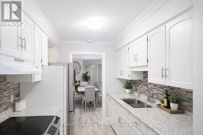 Photo - 21 Conestoga Rd