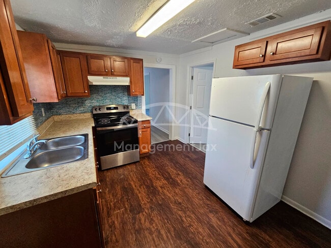 Photo - 2210 Pullman Ave