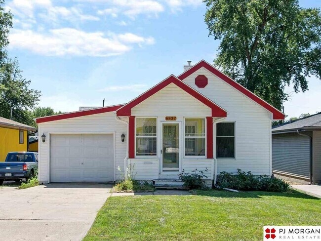 Building Photo - Home in Omaha for rent!