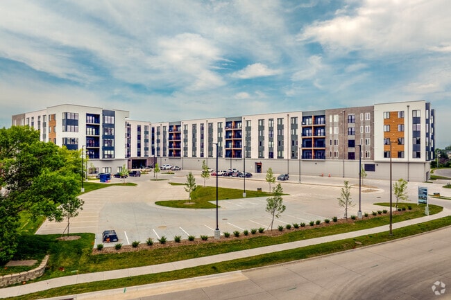 Building Photo - The Grant