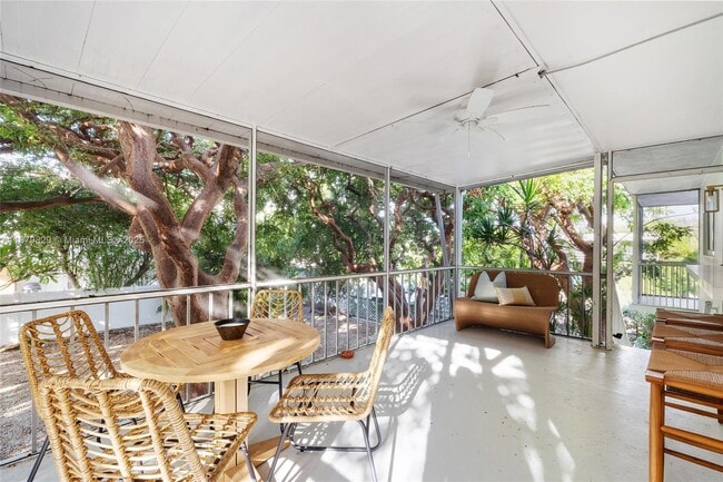 Photo - 242 Bougainvillea St