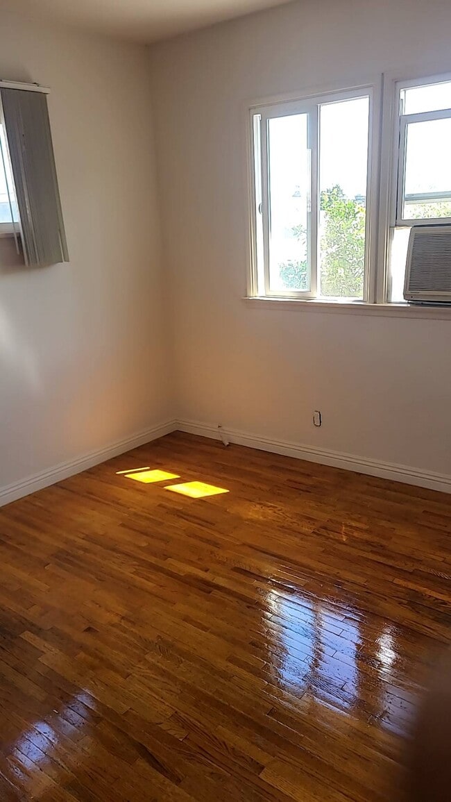 200 N Sierra Vista St